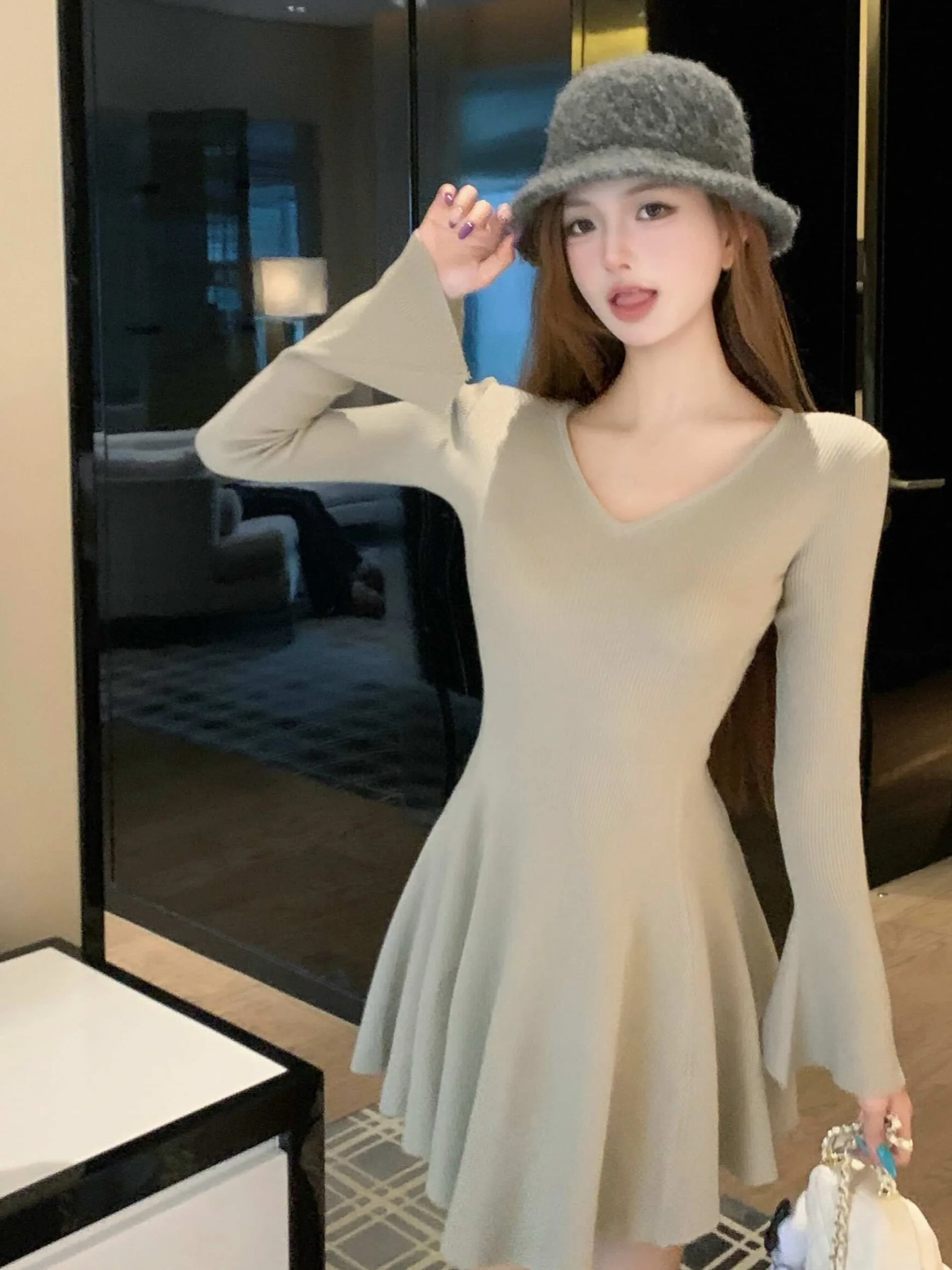 Ele V-ne Long Sve Knitted Dr レディース スリムフィット ウエストシェイプ Dr ジェントルウィンド Sle 通勤 韓国版