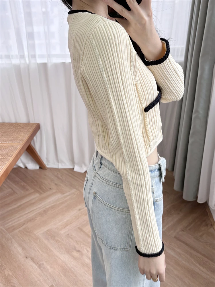 New 2024 High Quality Women Sweater Cropped Cardigan Color Blocking Buttons Elegant High Street Chic Stunning Fashion Design S