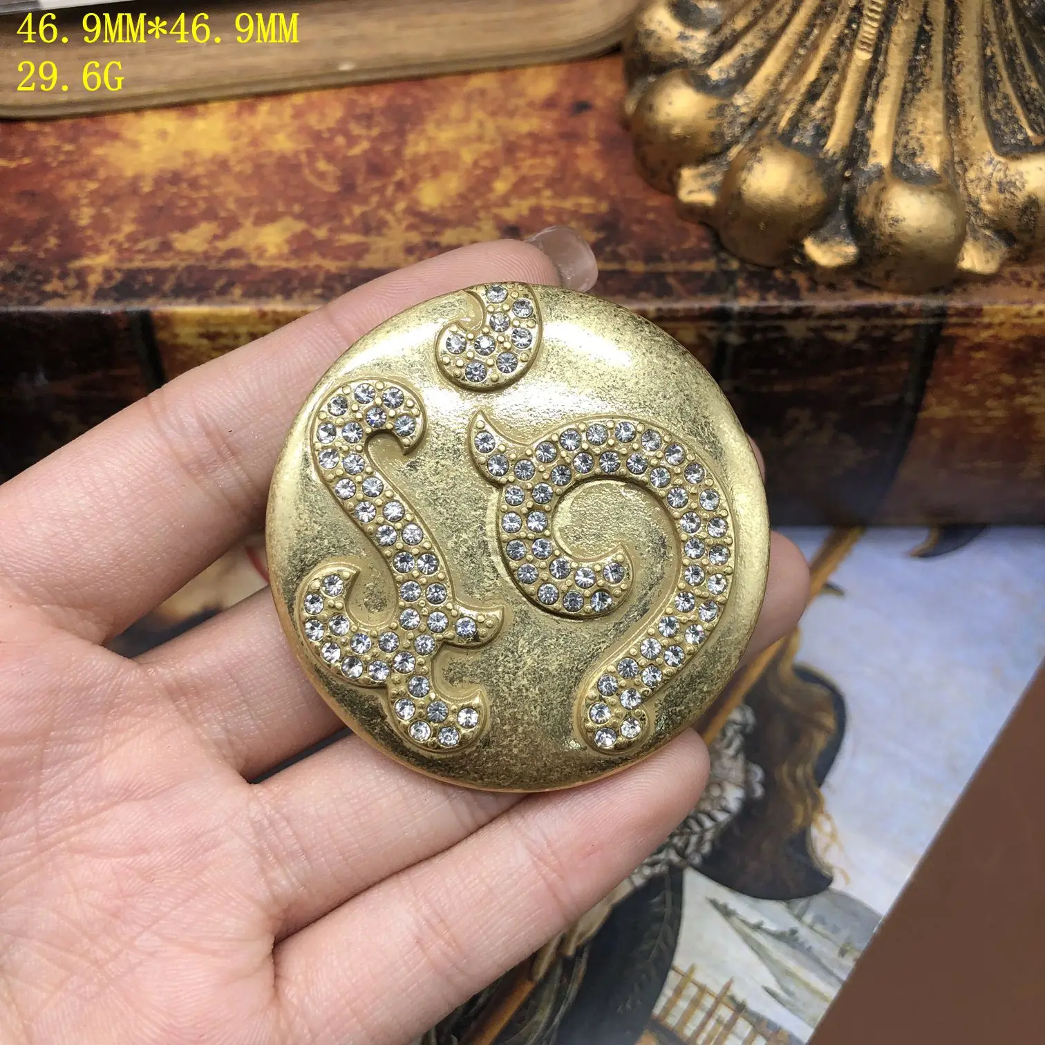 

Простая золотая брошь в стиле ретро, элегантная ювелирная брошь, стильный дизайн, брошь, аксессуар