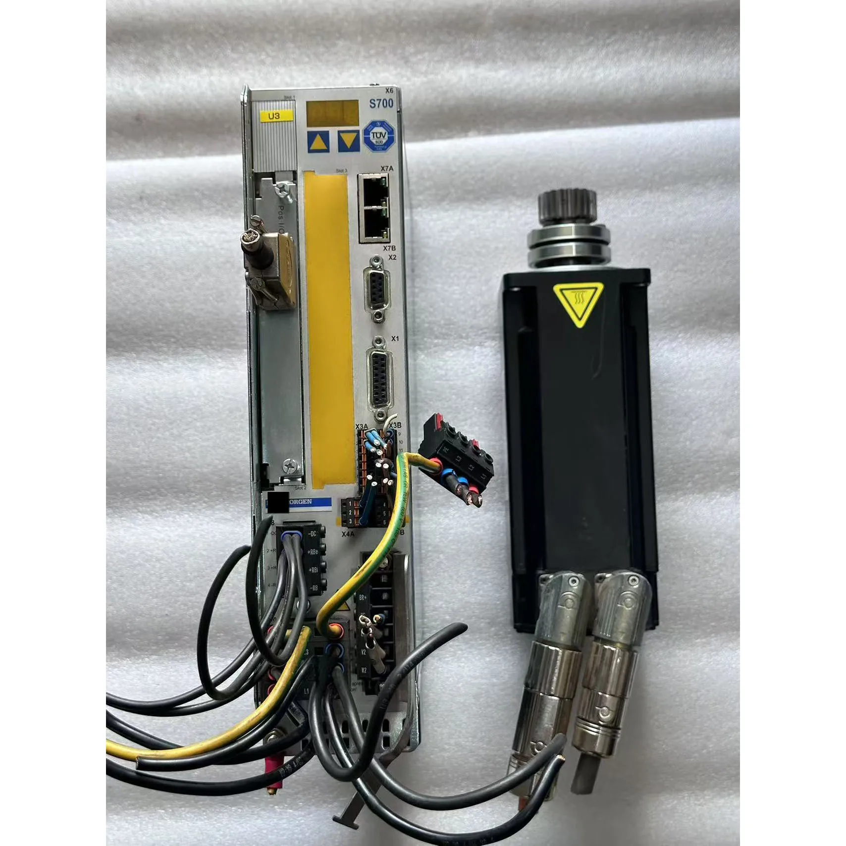 

S70602-NAPMNA AKM44E-ANCNDA00 Servo Drive and Motor