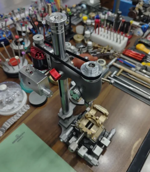 

Precision Watch Repair Bench Drill for Crown Removal and Case Screw Extraction, 0.01mm Accuracy Reversible Mini Drilling Machine