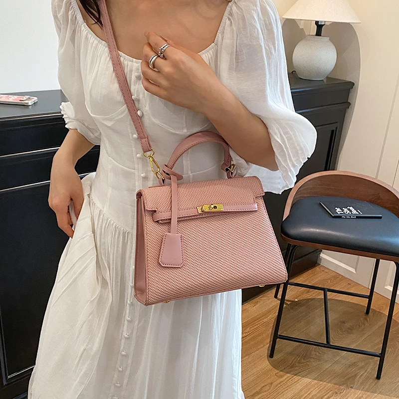 

Luxury And Fashionable Handbag Modern Trend Leather Crossbody Bag For Women Luxury Design Chain Strap Shoulder Bag