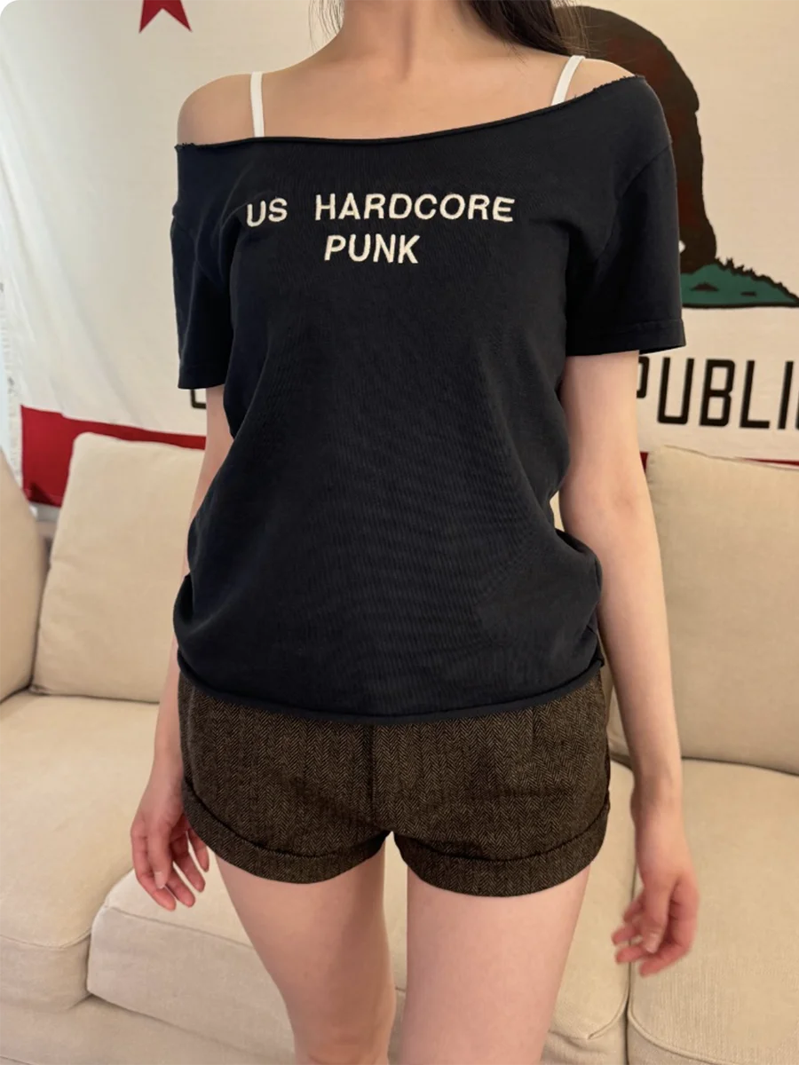 

Футболки с буквенным принтом и разрезом на шее, женские летние новые черные хлопковые футболки с необработанным подолом и короткими рукавами, винтажные милые футболки в стиле Харадзюку, топы Y2K