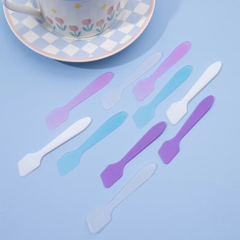 

100PCS Mini Cosmetic Spoon Facial Mask Spoon Eye Cream Stick Cosmetic Household Multi-function Sub Package Sample Beauty Tool