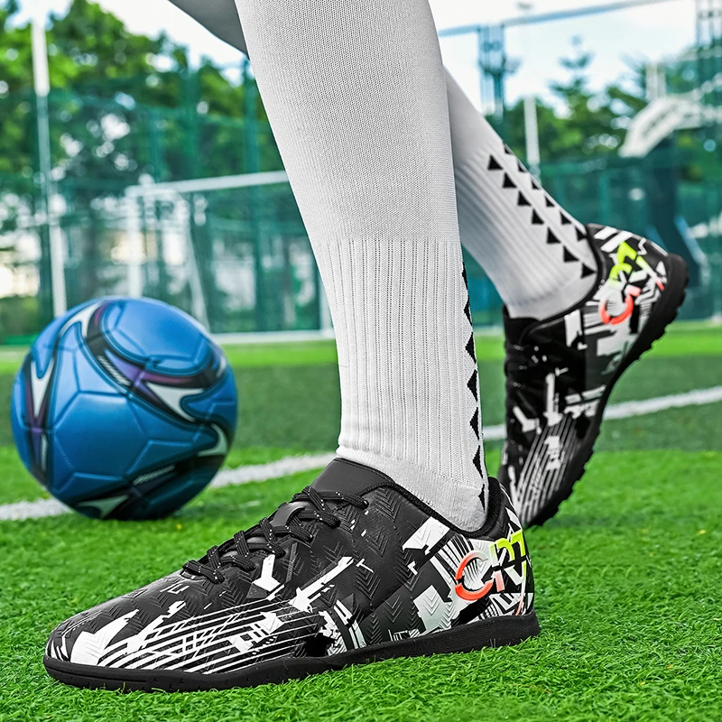 

Men Soccer Shoes Training Sneakers Ultralight Unisex Grass Cleats Match Sport Futsal Professional Breathable Football Boots
