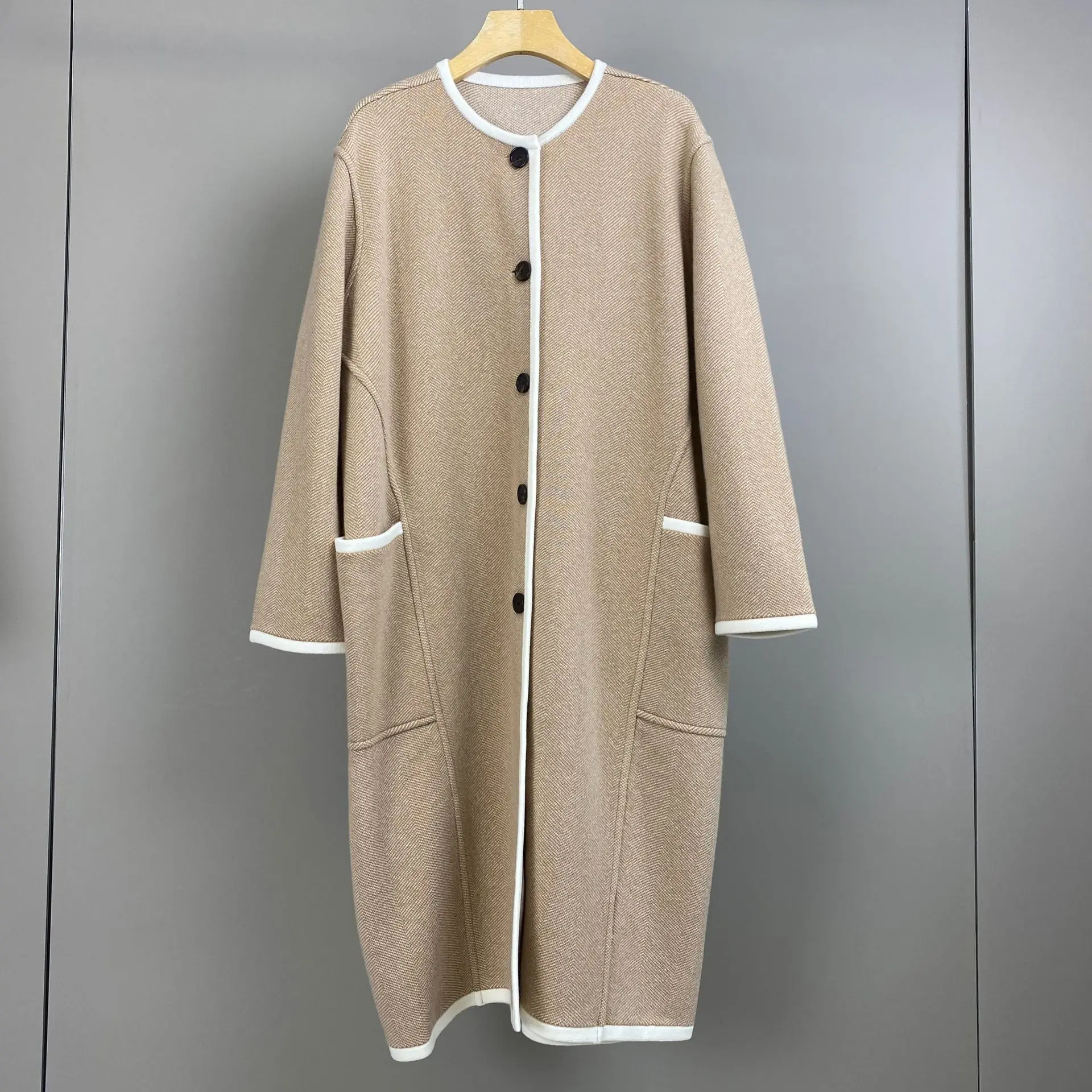 

2025 Autumn/Winter New Retro-Style Color-Blocked Herringbone Cashmere Stylish And Elegant Coat For Women