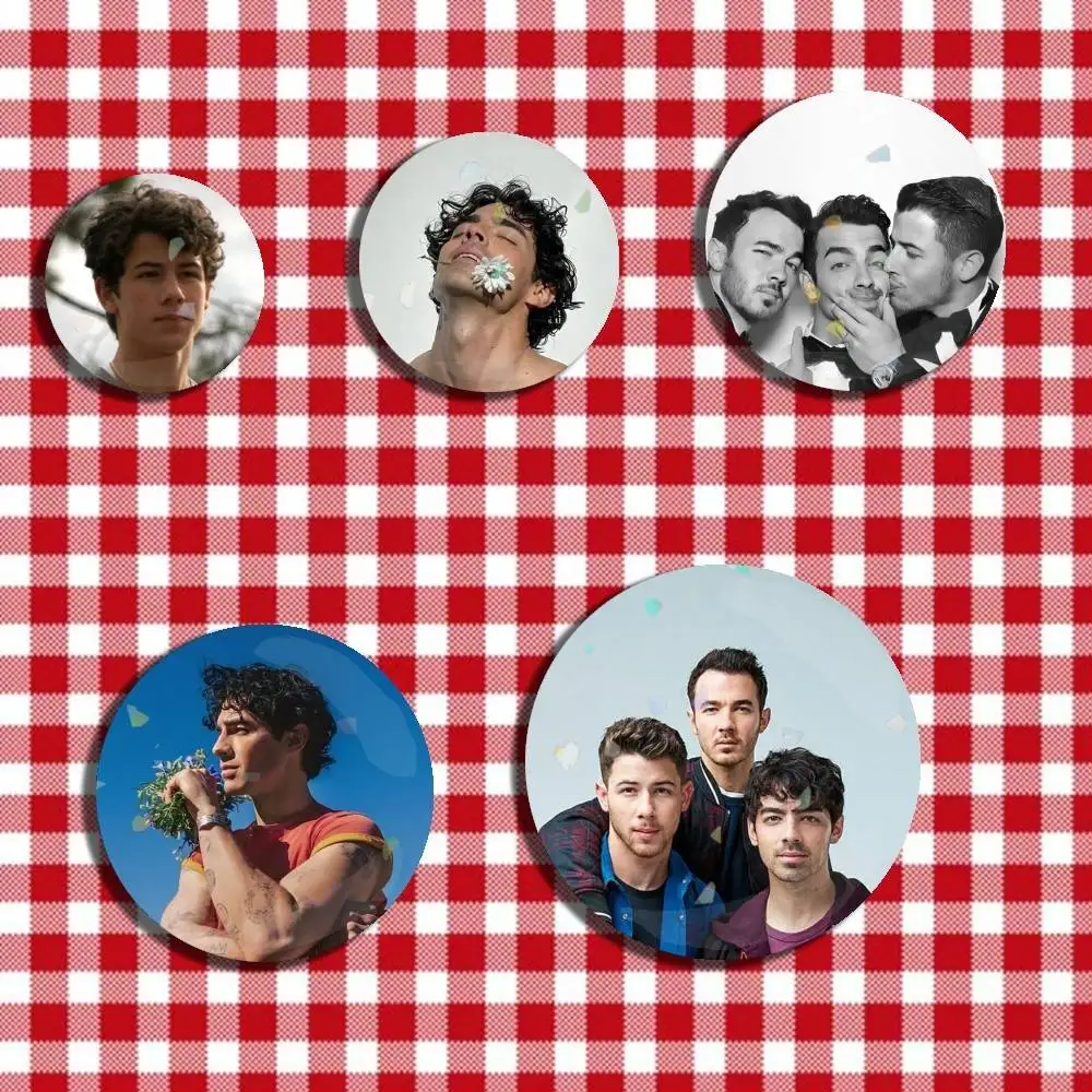 

Jonas Band Brothers Sucker Laser Badge Creative Pins Brooch for Bag Clothes Hat Decor Gifts Fans Collect