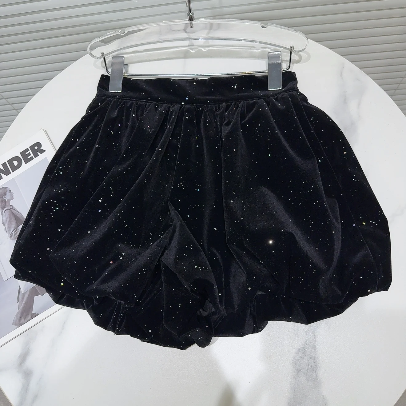 2025 New Vintage Fashion High Waist Skirts Women Spring Temperament Celebrity Glitter Fleece Fabric Solid Color Short Skirt