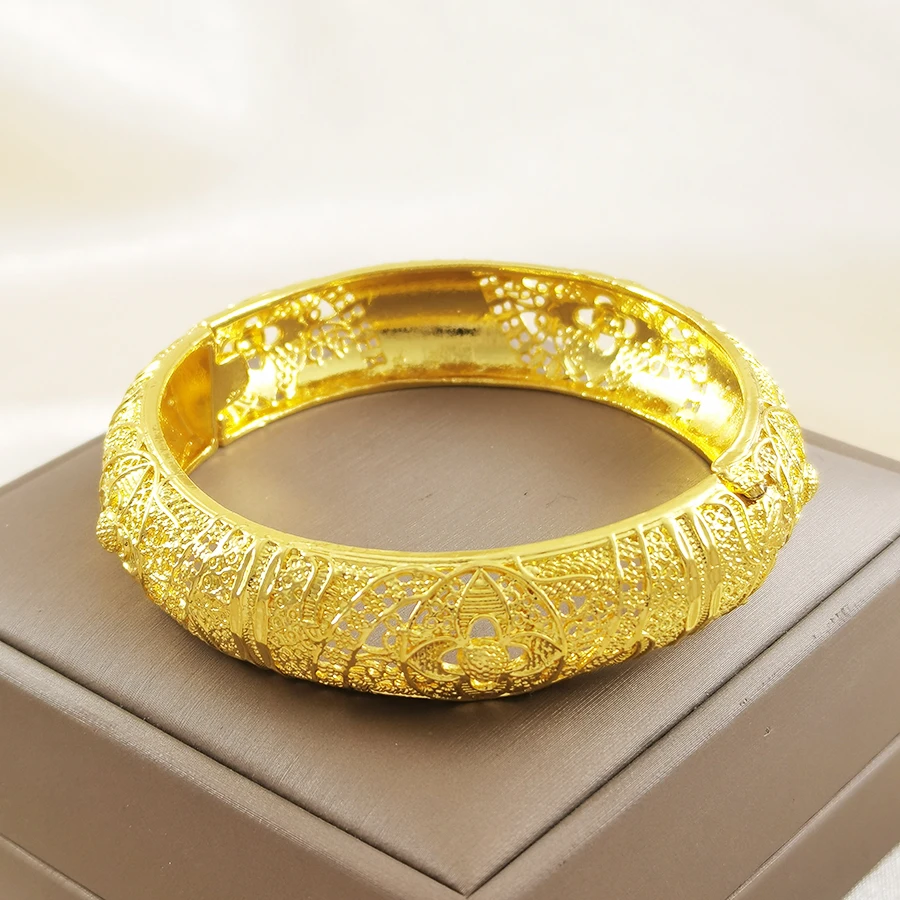 Gold Plated Filigree Bangle for Women, Vintage Dubai Indian Style Hollow Carved Bracelet, Wedding Bridal Jewelry Gift