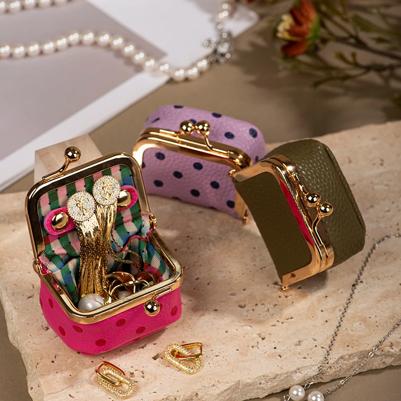 

Новая изысканная модная универсальная элегантная однотонная квадратная мини-сумочка для хранения мелких украшений и предметов, простые подарки для женщин на вечеринку