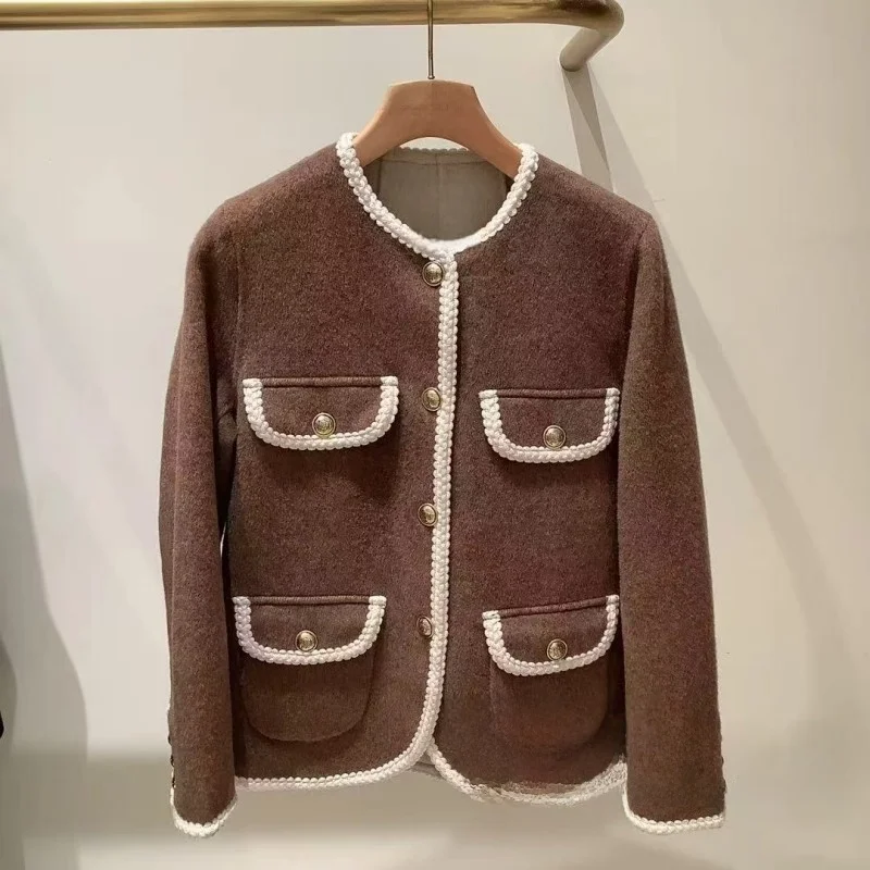 

Женская стеганая куртка на осень-зиму, в стиле ретро, с асимметричной молнией, вышивкой и воротником-стойкой, приталенного силуэта