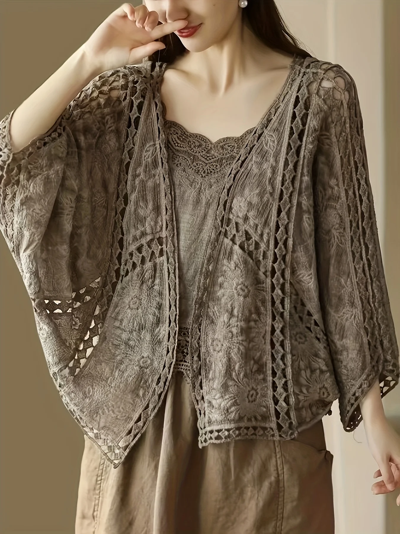 

Spring and Autumn Women's Beach Hoodie Bohemian Embroidered Cardigan Top Airplane Sleeves Loose Thin Hollow Sunscreen Shirt