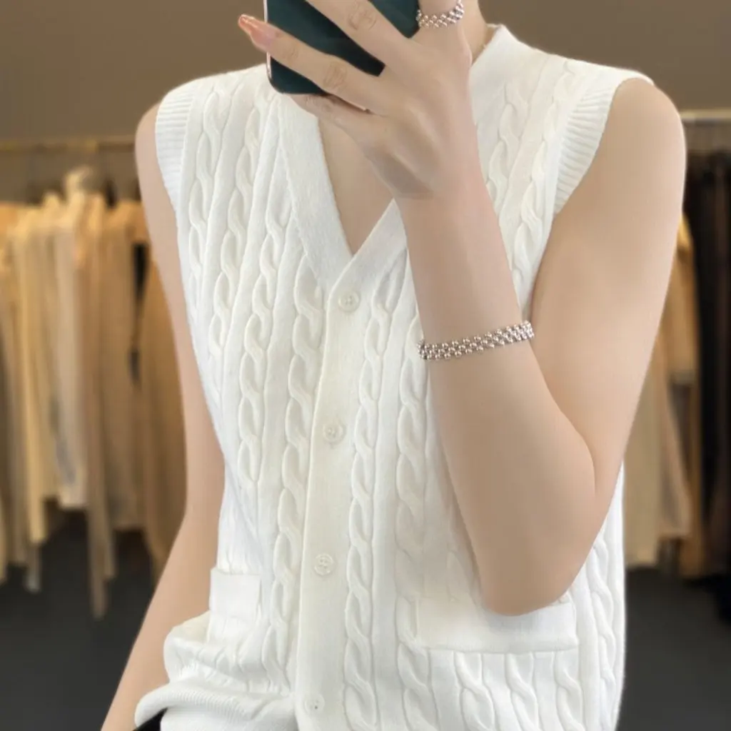 

Women's Heavy Industry Retro Twist Knitted Vest French Style Overwear Outer Sweater for Autumn And Winter