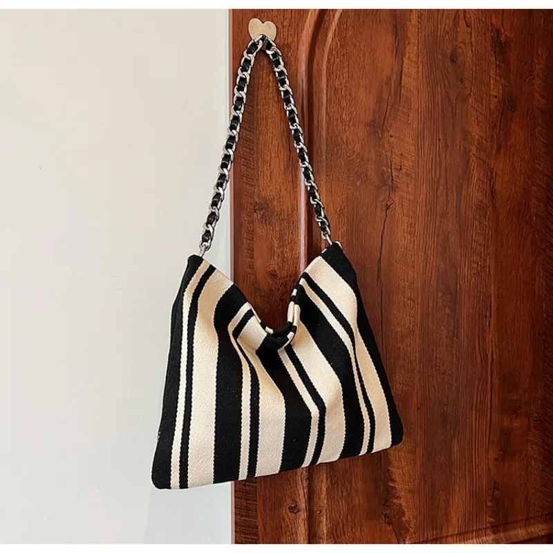 

2025 Hot Sale Bags for Women Large Capacity Versatile Commuting Shoulder Bag CANVAS Plaid Hasp Tote Bag CHAINS Summer New