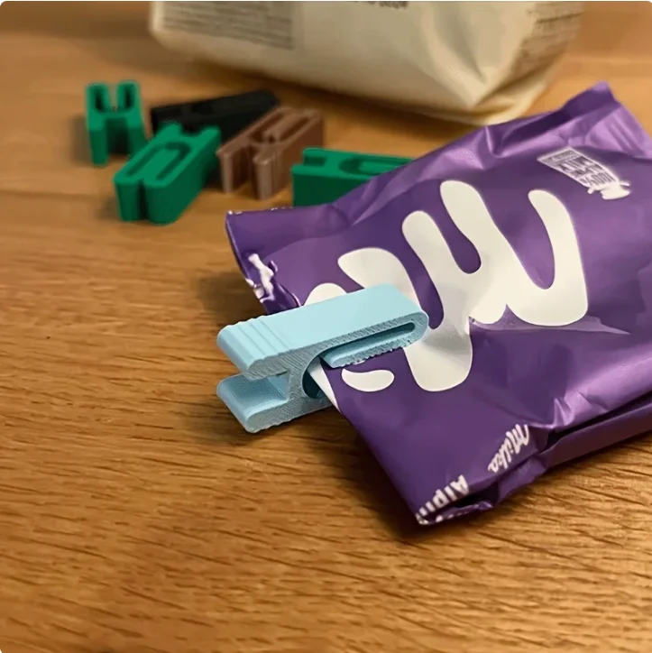 Mini food clip snack bag sealing clip, food bag packaging sealing clip, lightweight and durable