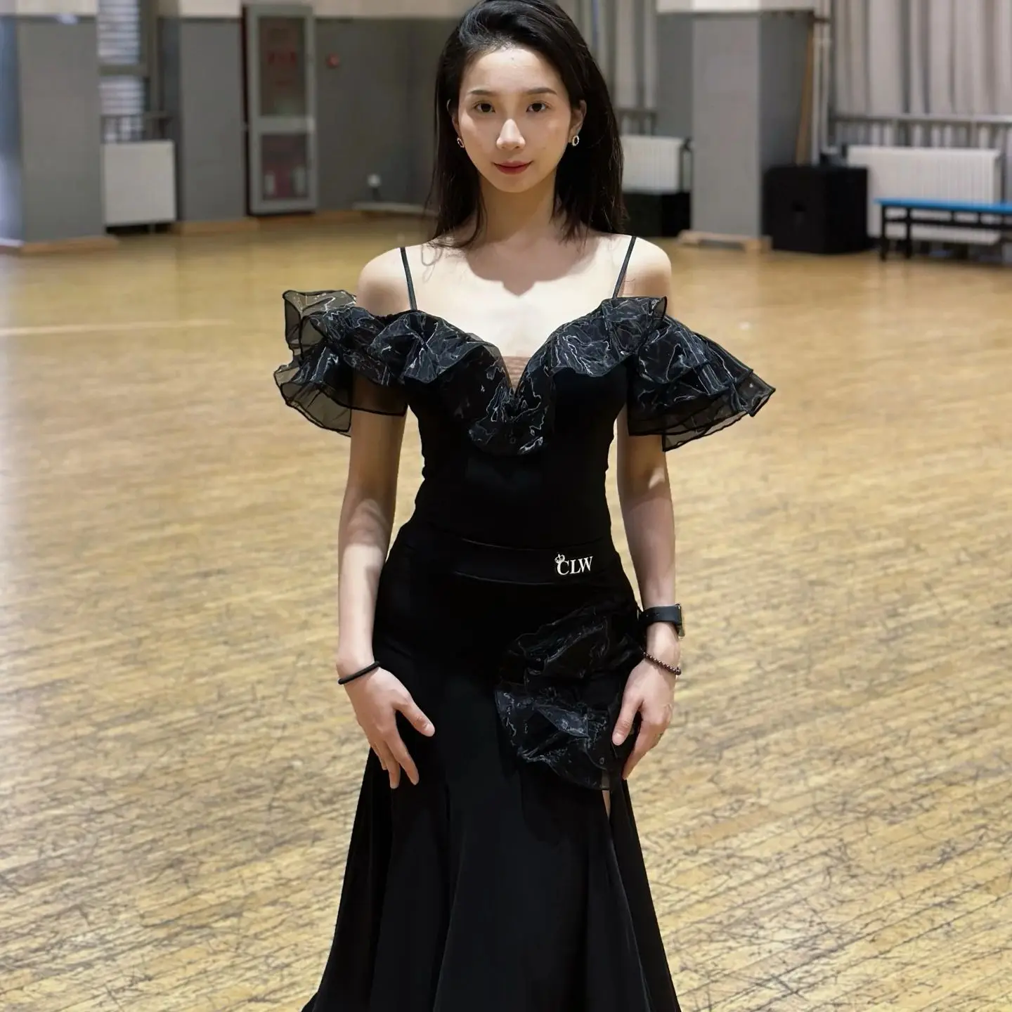 Nowy strój do tańca towarzyskiego, nowoczesny, damski, z odkrytymi ramionami, z dużym rozkloszowaniem, sukienka z rozcięciem, profesjonalny strój do tańca standardowego, DN22268