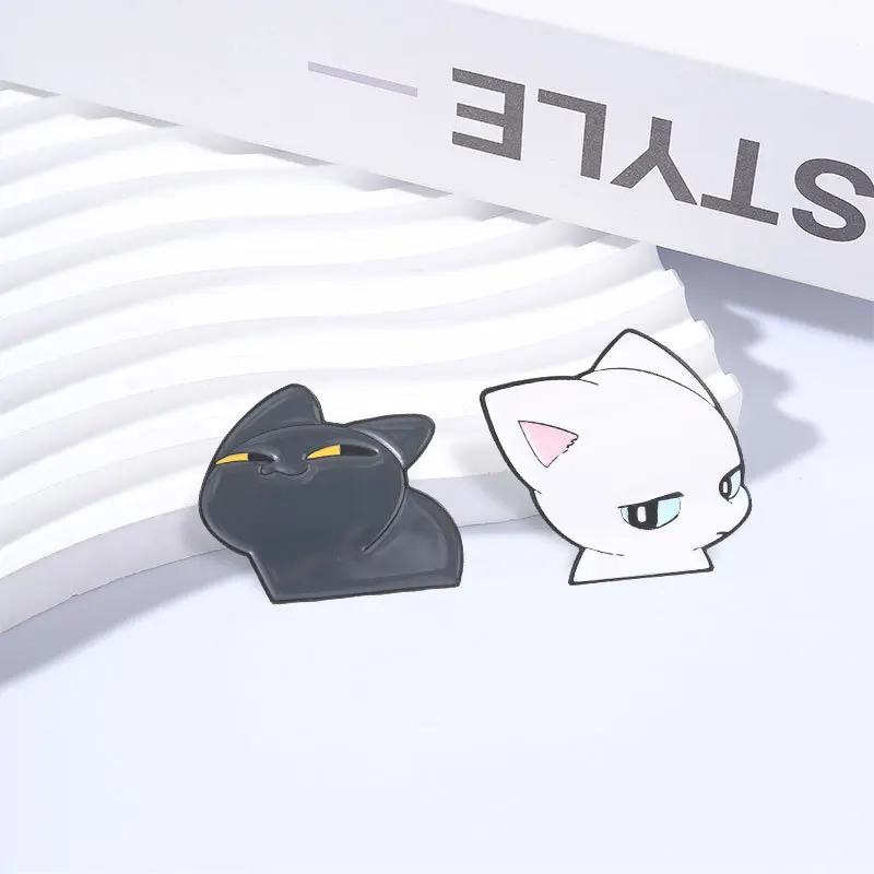 Animal Brooches Cute Cartoon Kittens Sticking Out Their Tongues Metal Badges Small Gifts Wholesale Backpack Accessories Brooch