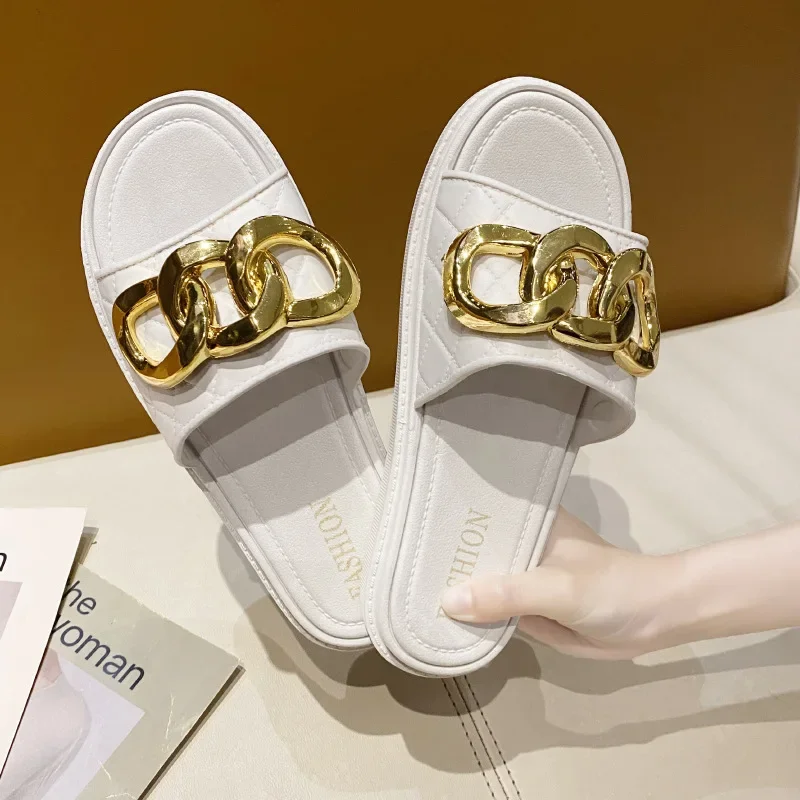 Luxury summer new sandals women\'s chain links Korean version outdoor wear home and indoor personalized beach shoes