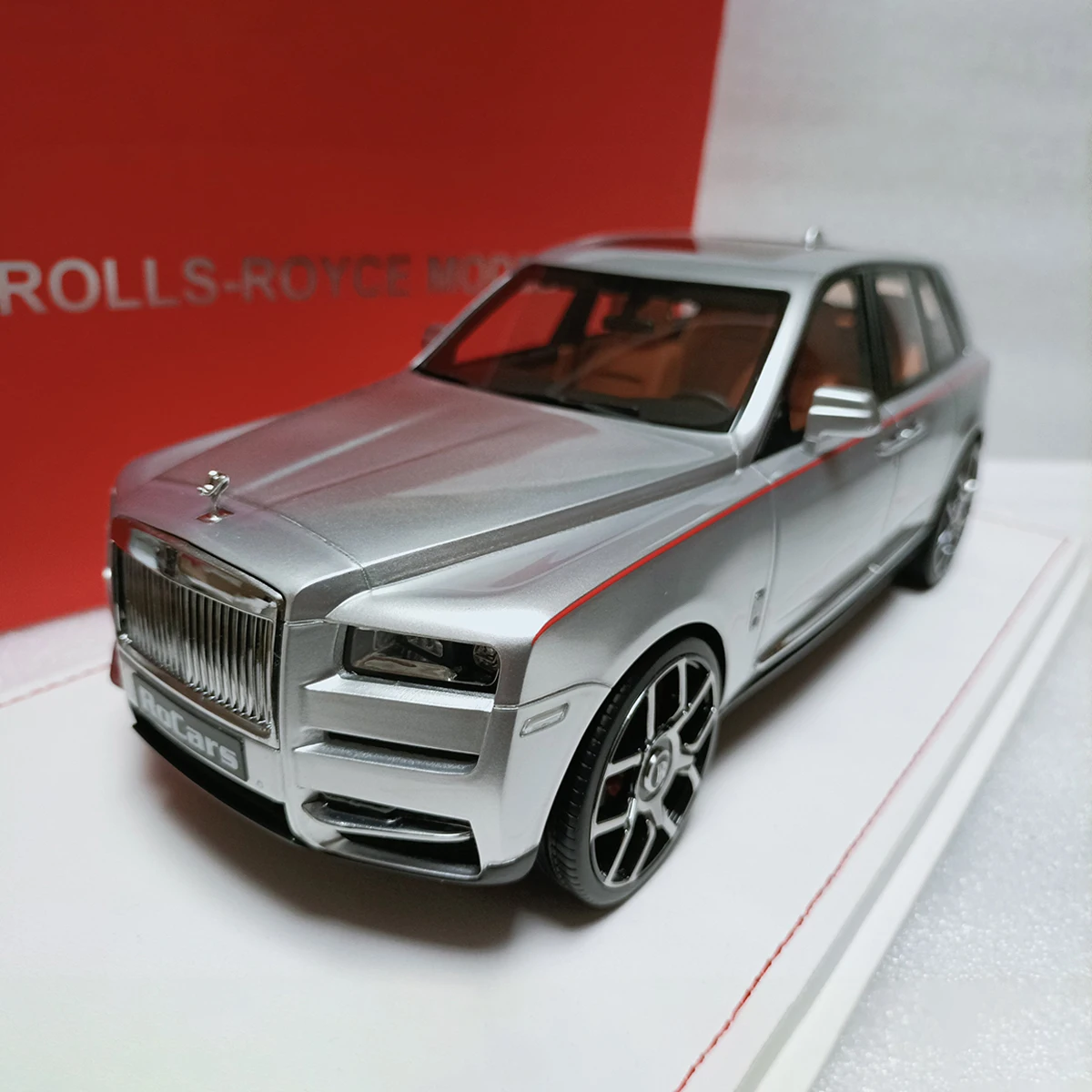 

SC 1:18 Scale Resin Silvery Rolls Royce Cullinan Limousine Toys Cars Model Classics Nostalgia Adult Souvenir Gift Static Display