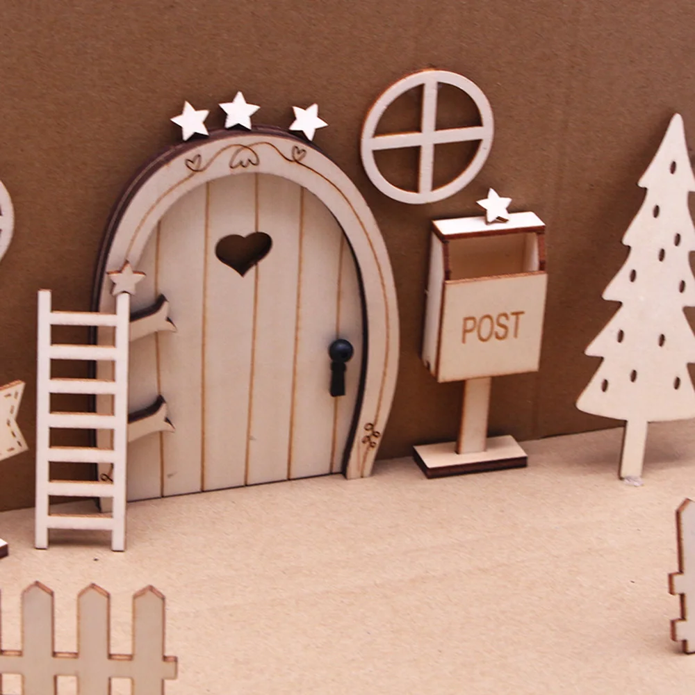 

9PCS/Set Miniature Christmas Wood Door Scale Model Ornaments Dollhouse Xmas Simulation Models DIY Desktop Decor Home Crafts