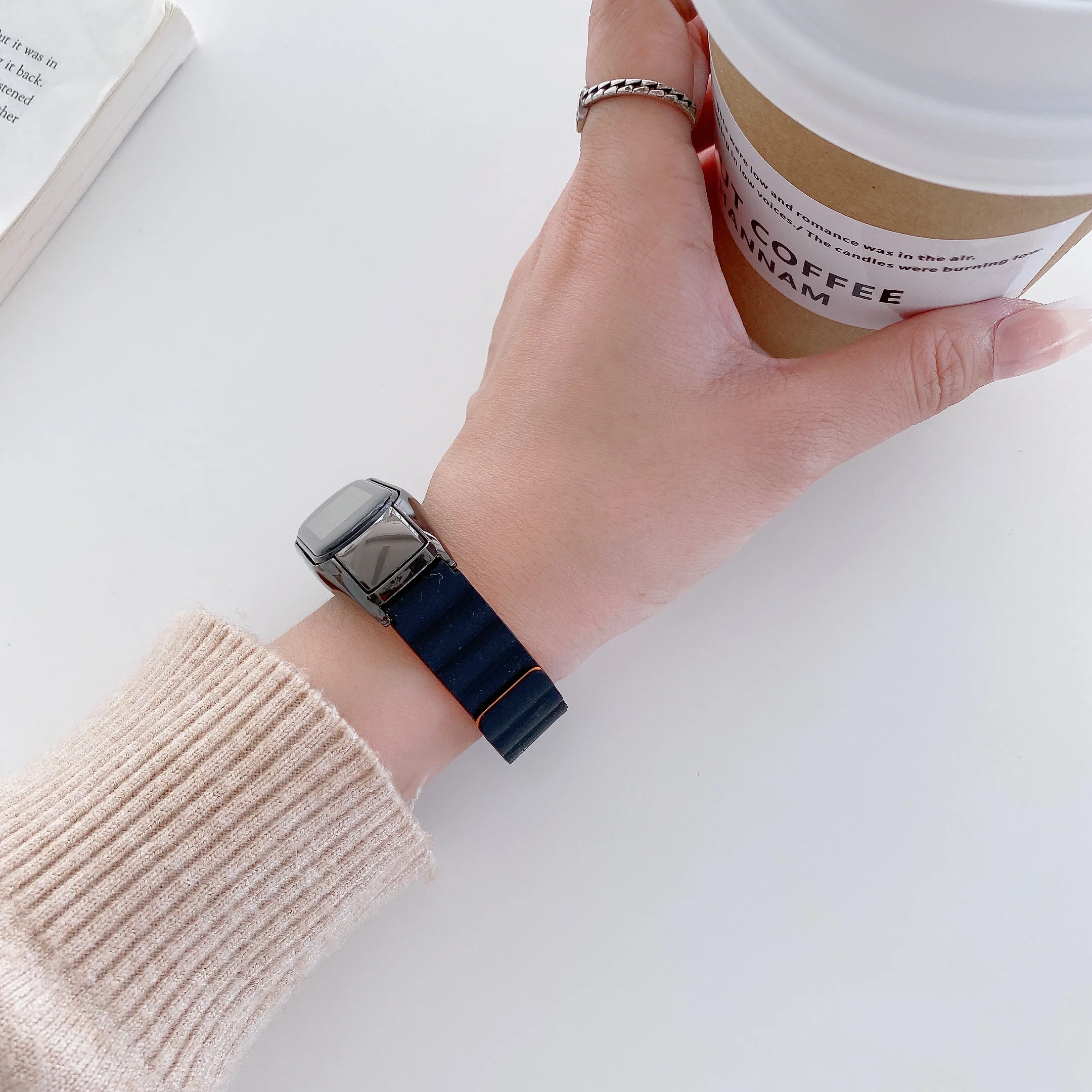 Silicone strap with magnetic buckle for Xiaomi Mi band 7 6 5 Comfortable replacement strap accessories for Xiaomi Mi band 4 band