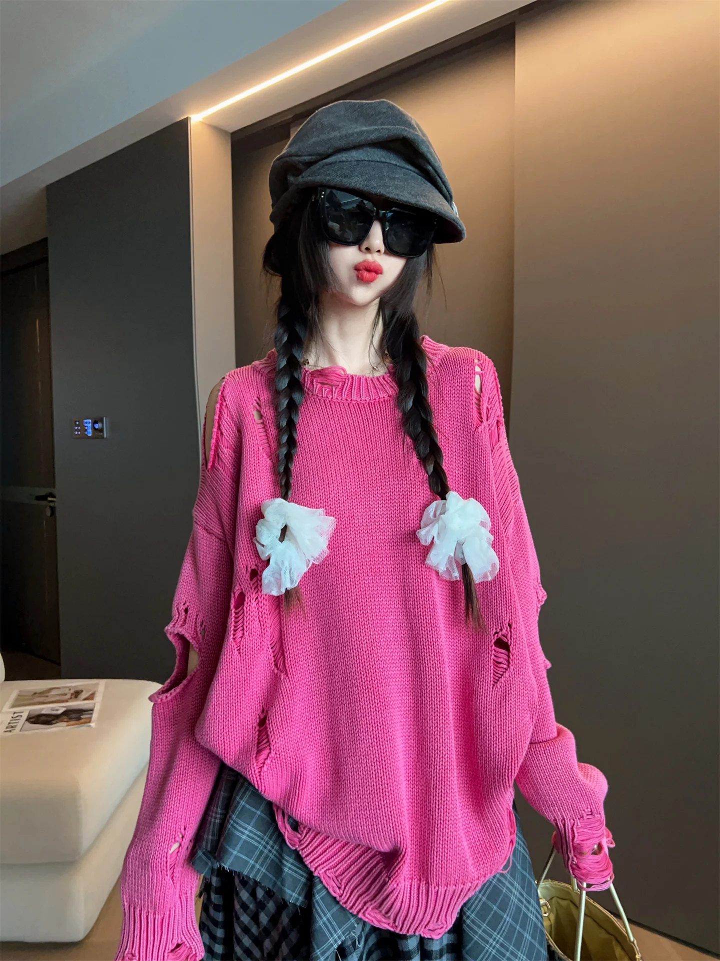 

Faionable Women's Loose Fit Sweater Autumn 2025 Hole Design Slimming Versatile Long Sve round Ne Warmth Heating