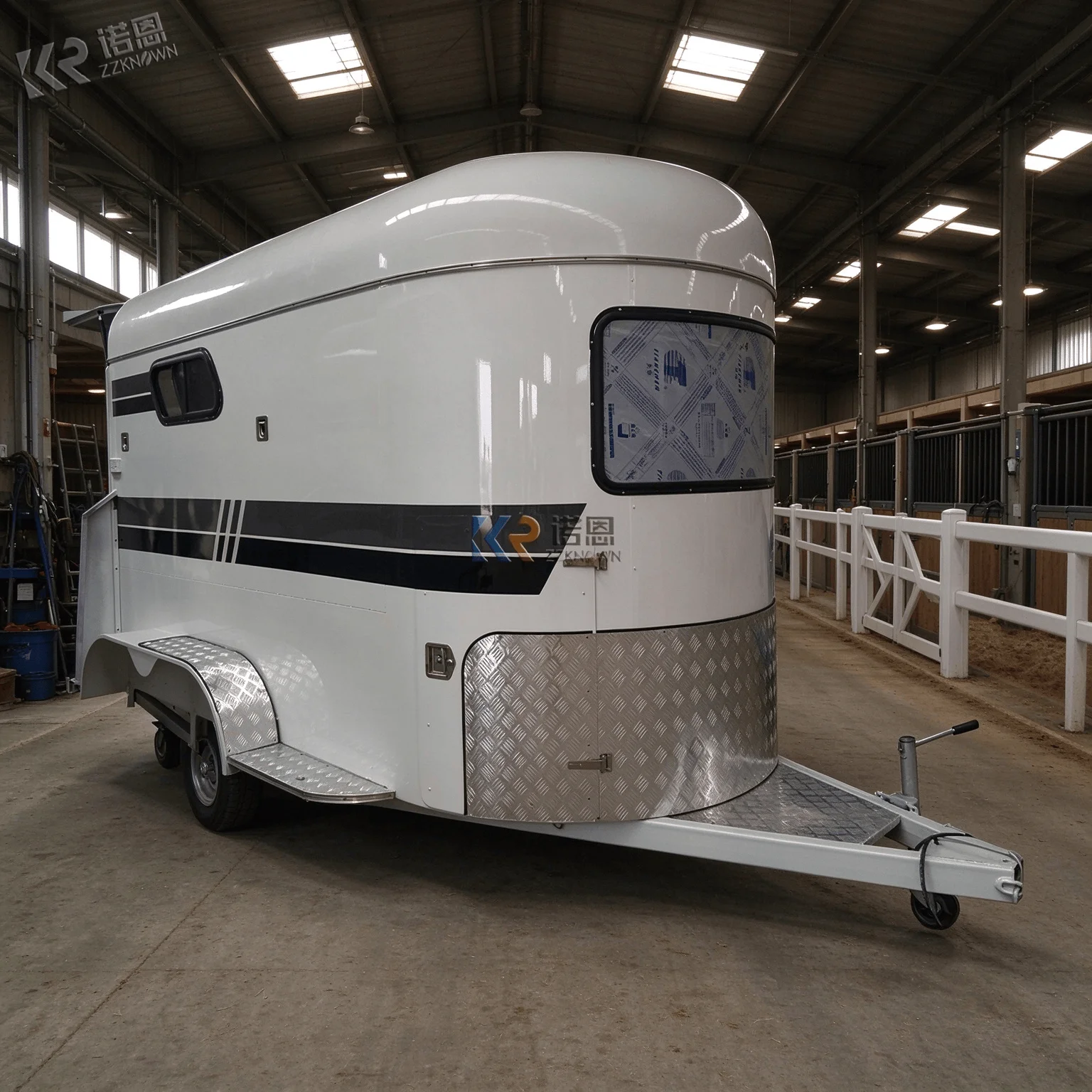 Secure Horse Trailer For Equine Road Travel Horse Transport Trailer With Horse Friendly Interior Design