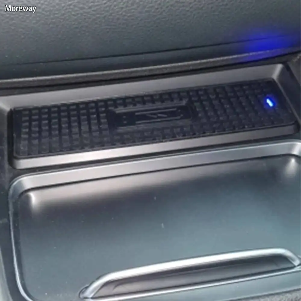 

Беспроводное зарядное устройство для BMW 3 и 4 серии (F31, F30, F32, F33, F34, F36, F35, M4, F82) – быстрая зарядка, держатель для телефона, элемент интерьера