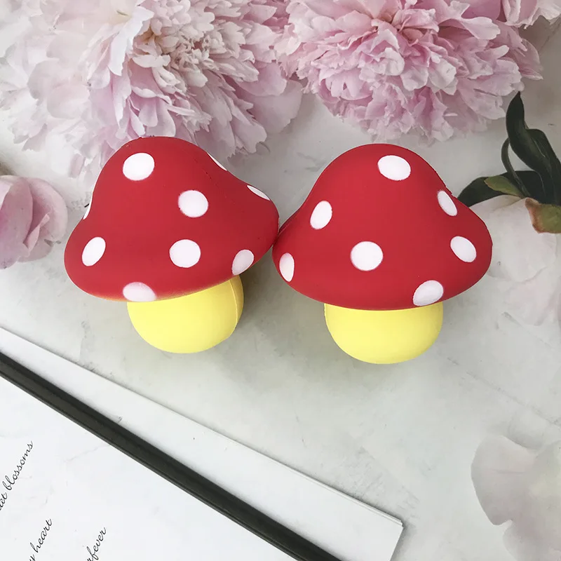 New Simulation Mushroom PU Slow Rebound Toys Office Decompression Toys Desktop Ornaments Pinch Music Fidget Toys Funny Gifts