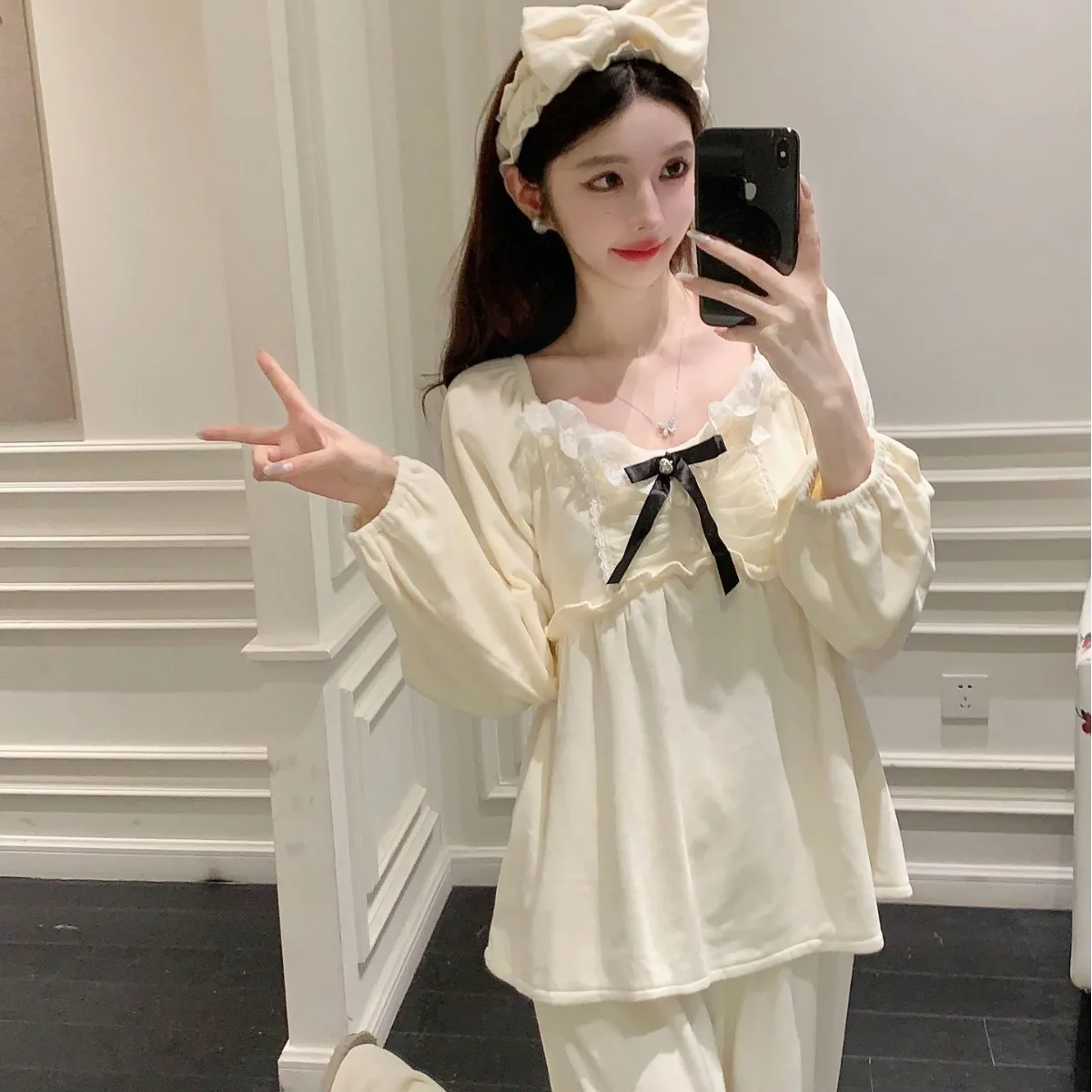 

Autumn and Winter Sequins Collar Island Velvet Suit Women Thickened Homewear Warm Casual Loose Pullover Pants Pajamas