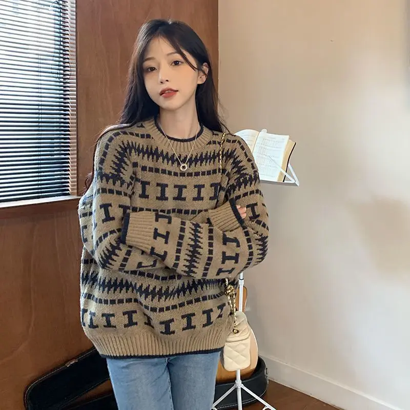 Vintage Jacquard Loose Knitting Tops Women Autumn Winter O-neck Long Sleeve Sweater Fashion All-match Office Lady Warm Knitwear