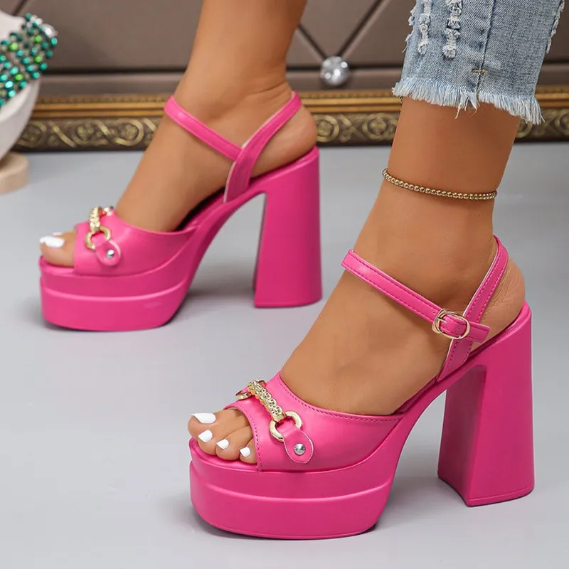 2026 sommer Neue Produkte Quadratischen Kopf Hohl Starke Ferse Leder High Heel Fisch Mund Frauen Schuhe Plus Größe Laufsteg Sandalen trend