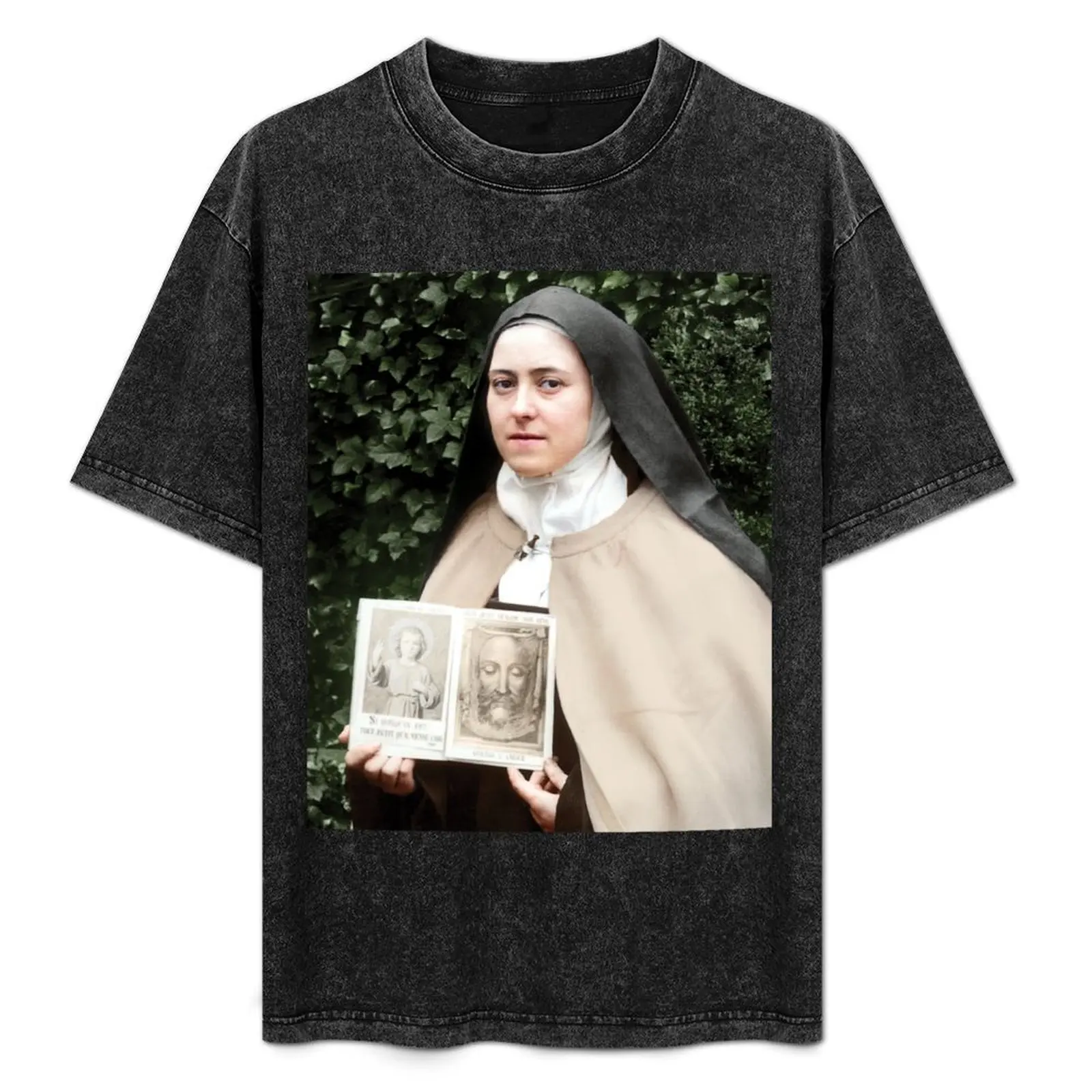 St Therese of the Child Jesus and the Holy Face the little flower photo in colour, catholic and Christian gifts, little  T-Shirt