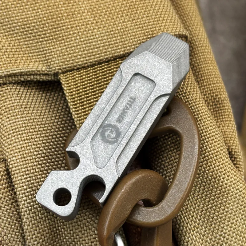 Outdoor Portable EDC Multi-functional Titanium Alloy Mini Crowbar Keychain Pendant Bottle Opener Combination Tool