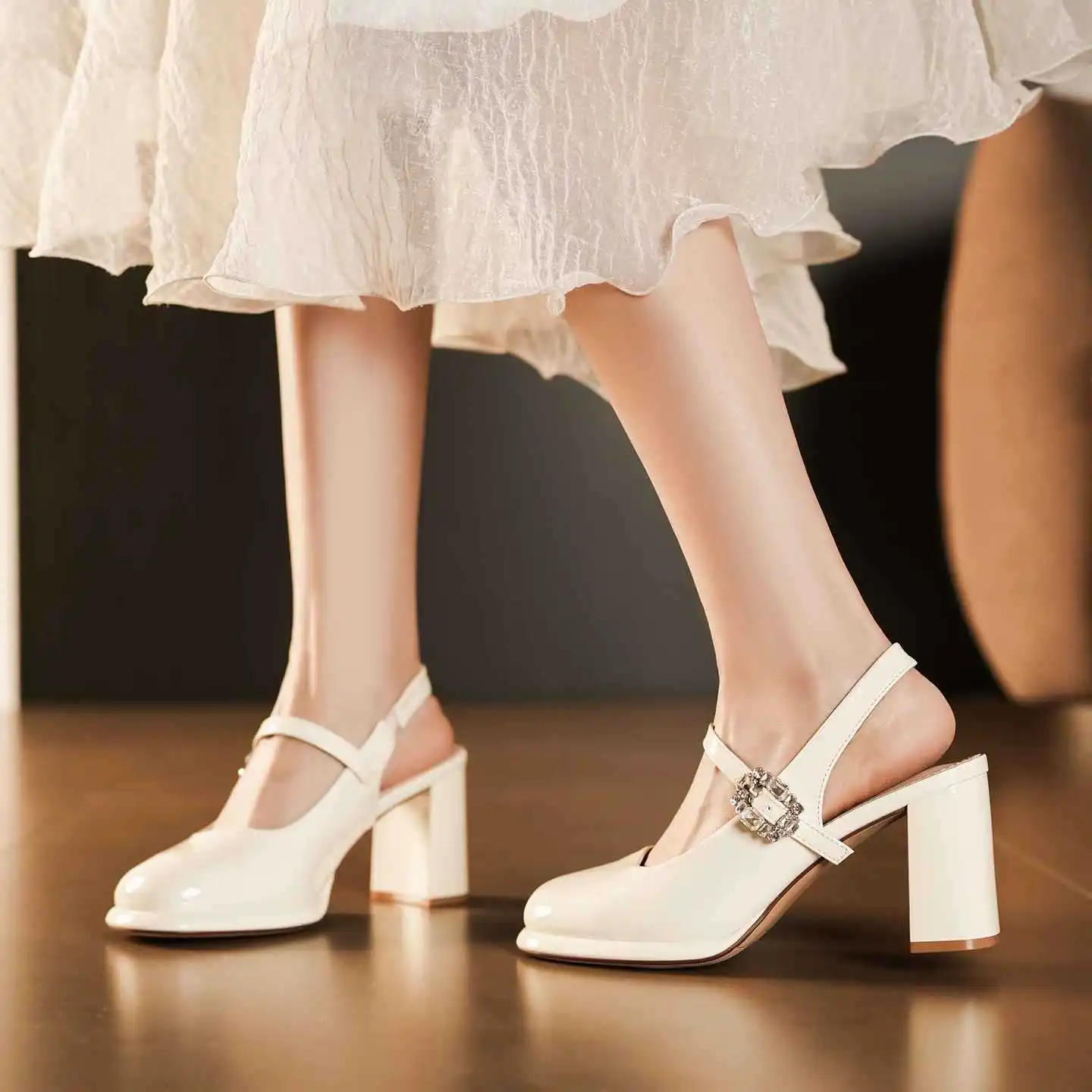 

Босоножки-мэри-джейн с круглым носком на толстом каблуке, разноцветные, с зеркальным эффектом, без задника, на высоком каблуке