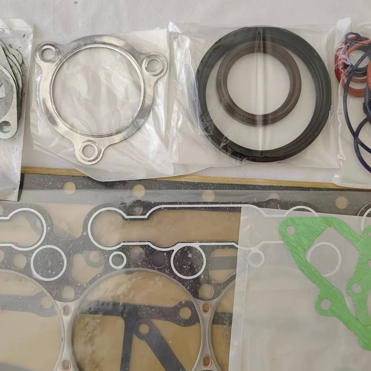 Hot SaleW06d W06e Wo6e Wo6d Engine Gasket Kit for hino W06d W06e Wo6e Wo6d Cylinder Head Gasket 04010-0254 04010-0315