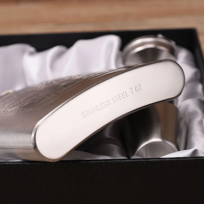 7oz في الهواء الطلق المحمولة جيب قارورة الورك الفولاذ المقاوم للصدأ قارورة ويسكي شرب الكحول الحاويات هدية صندوق الفودكا أدوات زجاجة الشرب