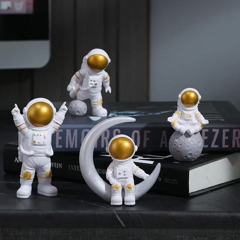 New 3/4pcs Astronaut Figure Statue Figurine Spaceman Sculpture Educational Toy Desktop Home Decoration Astronaut Model For Kids