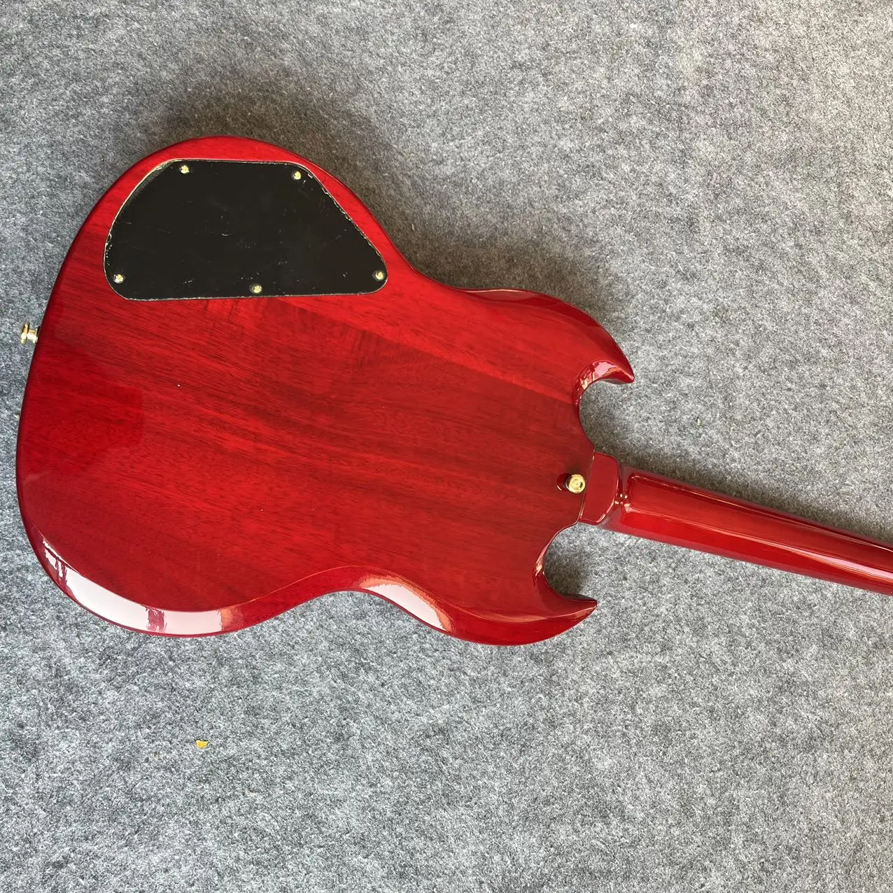 

Customized G-type electric guitar bass factory, wholesale price, high-quality service, free and fast delivery @19