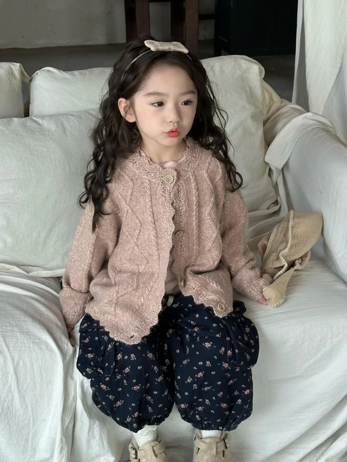 Girls Suit 2024 Autumn New Childrens Wear Korean Style Baby Girl Knitted Top Printed Bottom Floral Pants Three-piece Set Casual image 6
