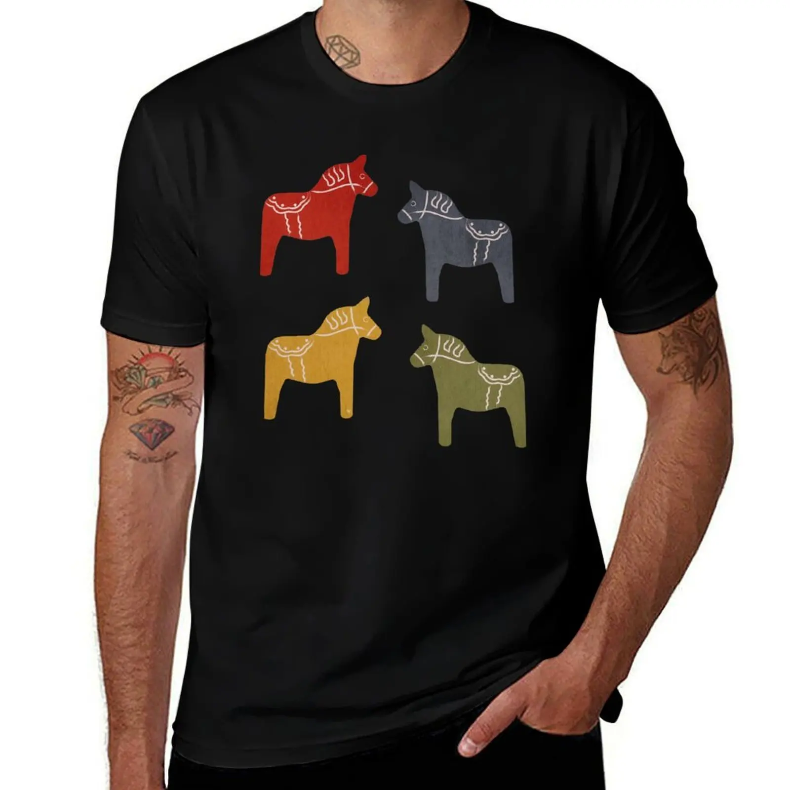 Swedish Dala Horses T-Shirt Holiday Simple Tee Shirt T-Shirt