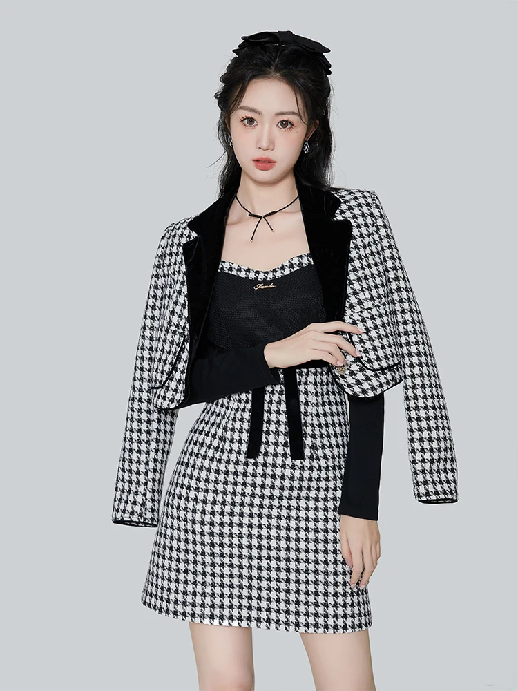 

Women's Knitted Dress Black Stitching Square Collar High Waist Long Sleeve Spring Autumn French Retro High-Grade Skirt Fashion