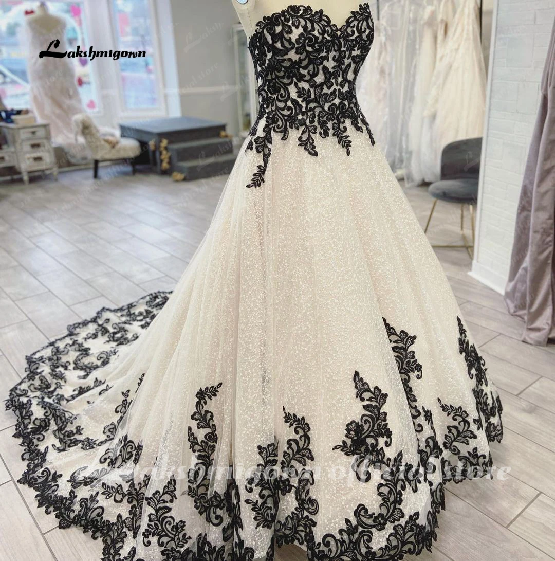 Chic Sleeveless Sweetheart Wedding dresses for women Plus Size Black and White A-Line Tulle Bridal Dress Customized