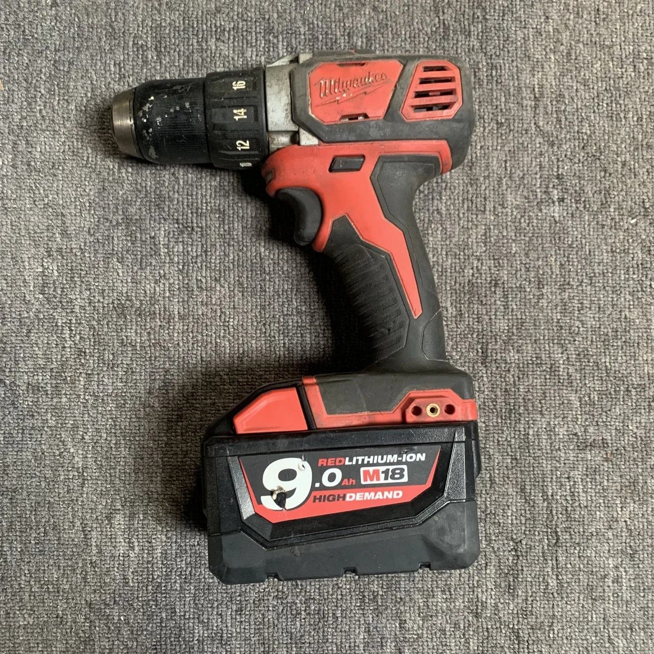 

USED Milwaukee 2606-20 Includes 9.0AH battery M18 Compact 1/2" Drill Driver - (2606-20).SECOND HAND