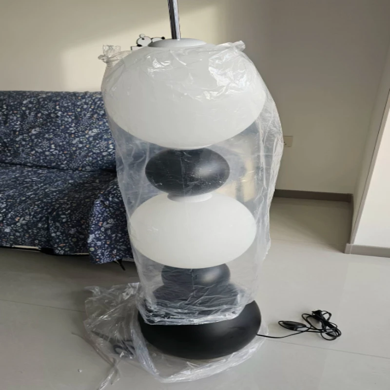 Nordic Creative Spherical Floor Lamps Living Room Modern Led Lighting Bedroom Study Acrylic Ball Light ixture Plug In Version