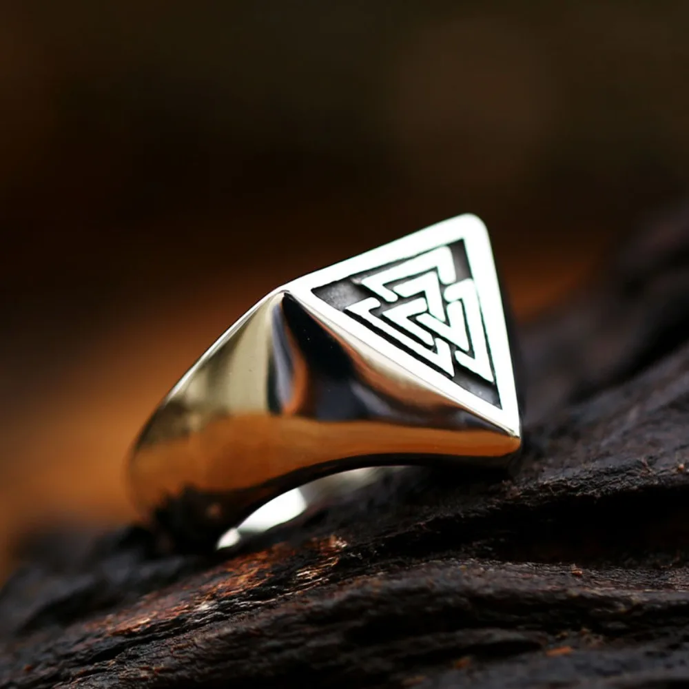 Vintage Nordic Viking Ring Finger Jewelry Titanium Steel Triangle Symbol Signet Ring Retro Antiqued Rune Protector Amulet Ring