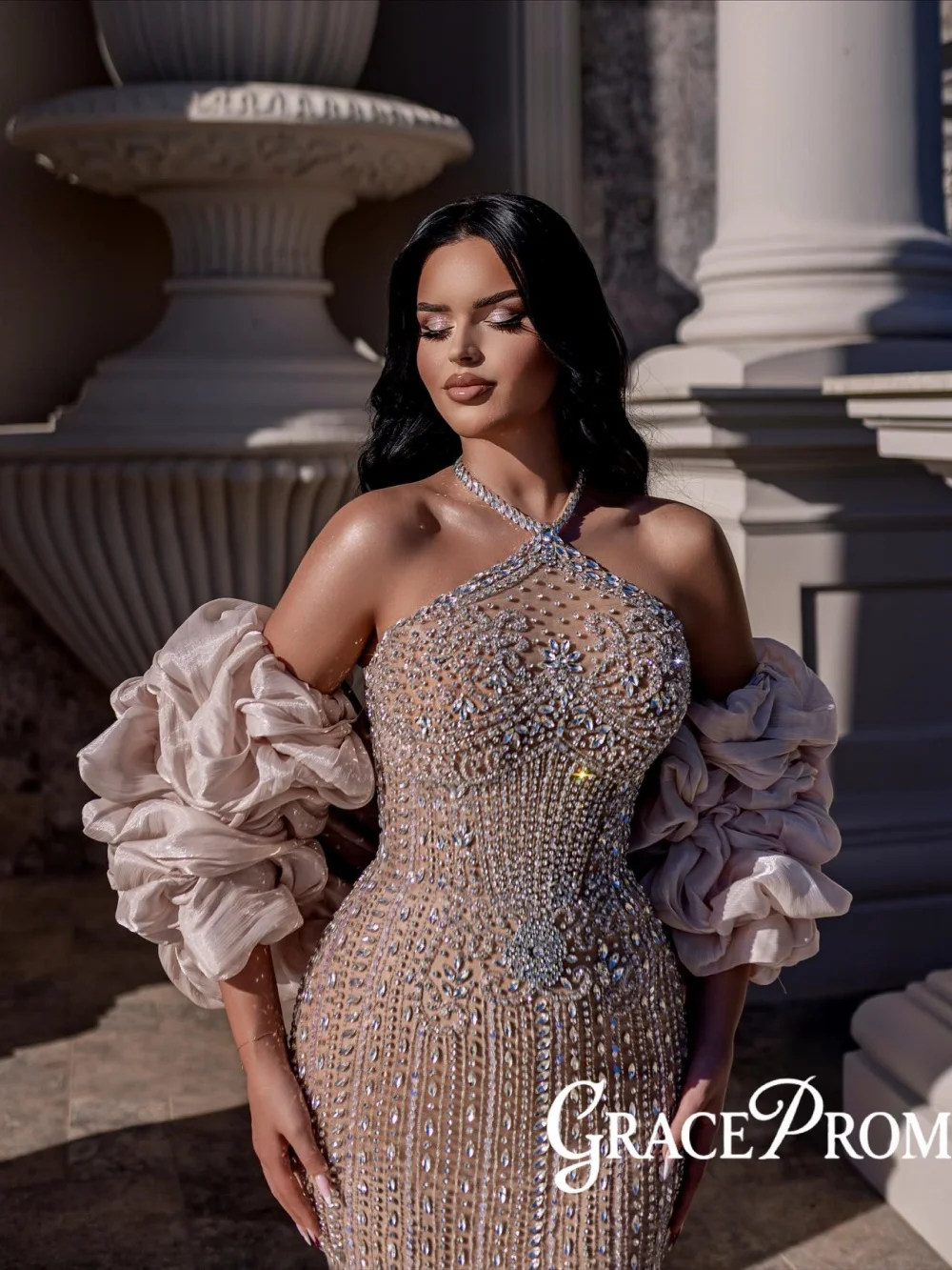 

Opulent Crystal Halter Evening Dress With Shawl Charming Sheath Long Wedding Party Gowns Customized Stunning Banquet Gowns