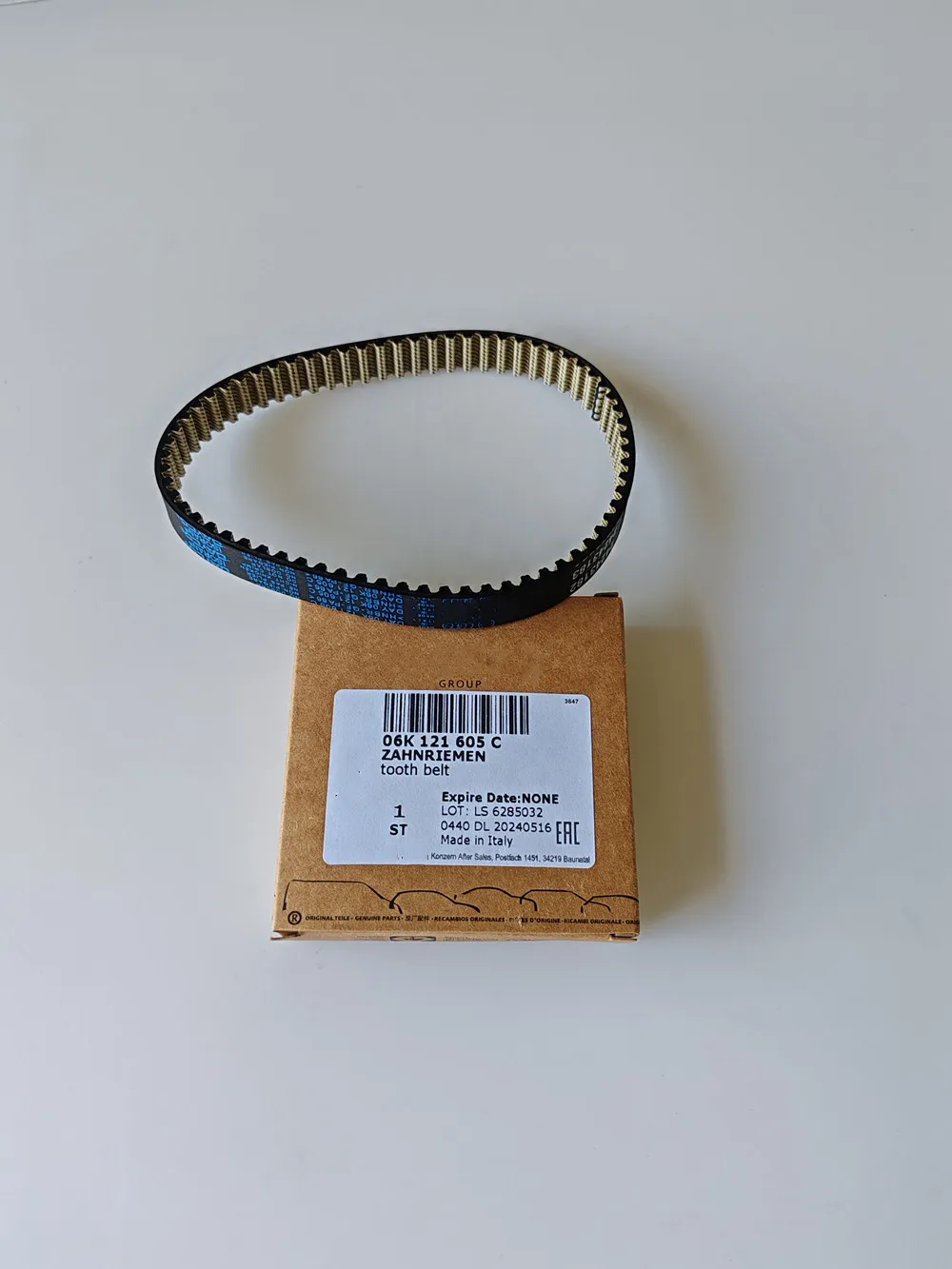 

Genuine OEM 06K121605 06K121605C Water Pump Drive Belt For Audi A3 A4 A5 A6 Q5 Q7 S3 TT VW Beetle Golf GTI Jetta Passat 1.8 2.0