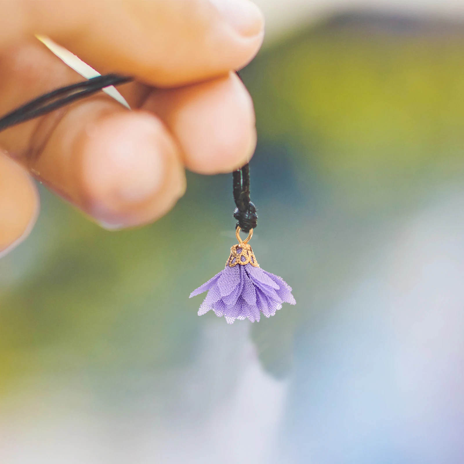 

50pcs Mini Flower Tassel Charms Colored Pendant DIY Crafts Bright Yellow Light Blue Pink Purple Earrings Accessories