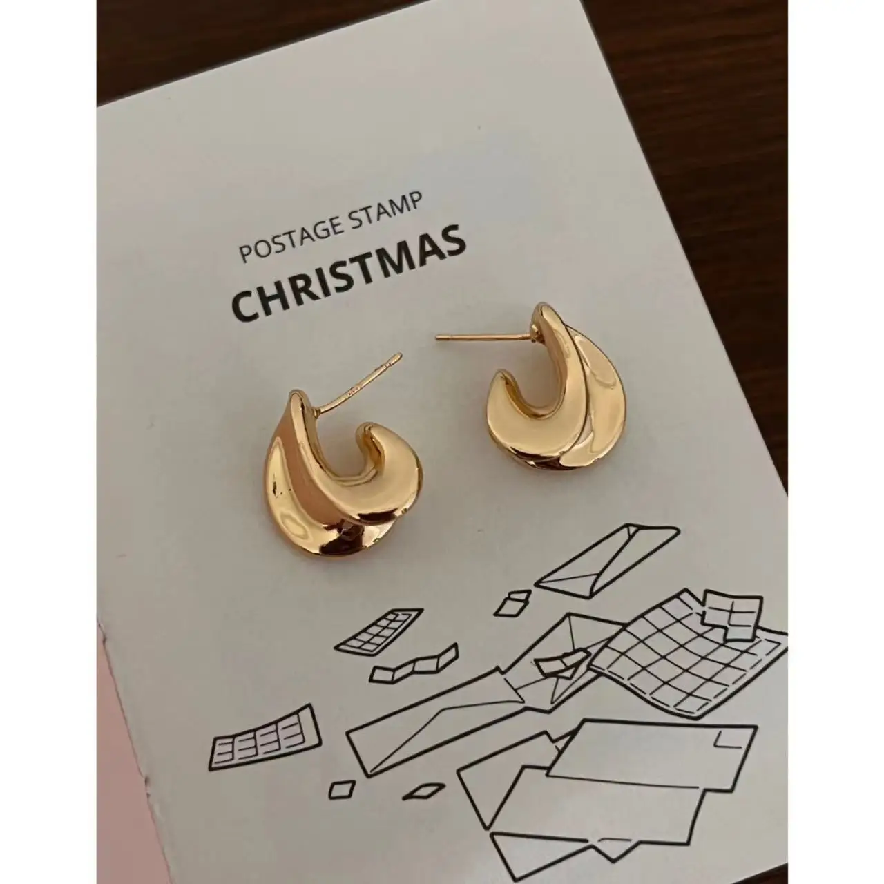 Brass With 18K Gold Small Size Twist Hoop Earrings Women Jewelry Punk Party T Show Gown Runway Trendy  Korean Japan Israel INS